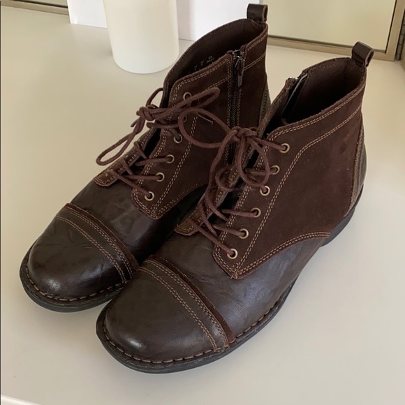 clarks lace up boots